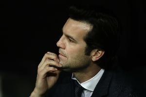 乐鱼体育-西媒：如安切洛蒂中途离任，皇马过渡主帅热门并非劳尔而是索拉里