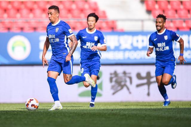 乐鱼体育-外援三叉戟助三镇取两连胜 斯坦丘任意球当点球踢